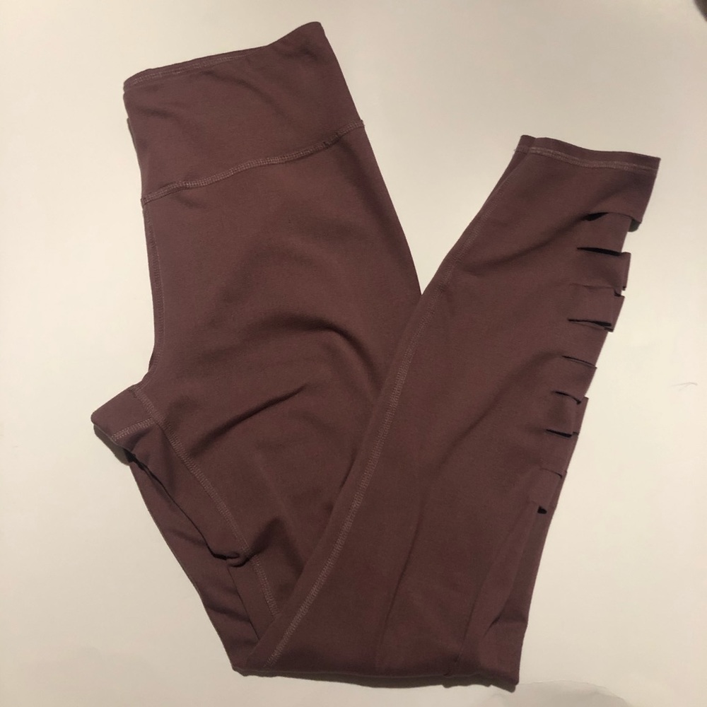 Beautiful mauve colored Abercrombie leggings
